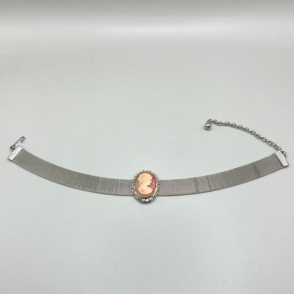 Vintage 70's Victorian revival came choker mesh necklace Victorian lady profile. - Picture 4 of 9